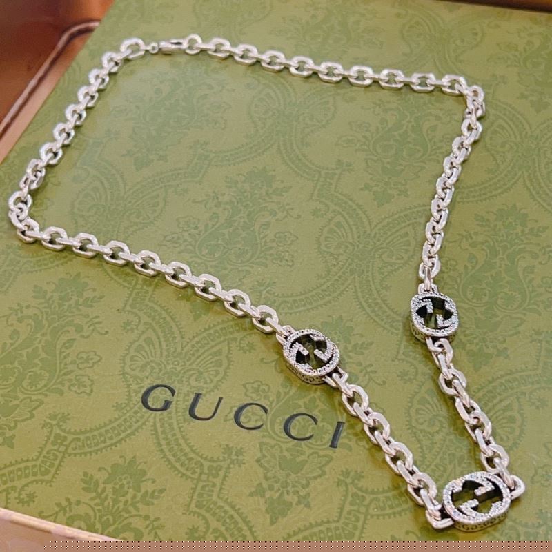 G*u*i necklaces